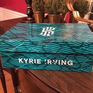 Nike Kyrie Irving Men’s Sneakers - Kyrie 3